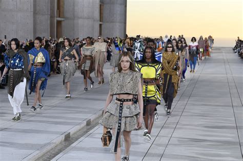 defile louis vuitton cruise 2023|Louis Vuitton's Cruise 2023 Show Sparkled On The .